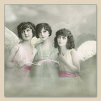 Vintage servet met 3 zingende engelen. www.hetbrocantehuis.nl/servetten